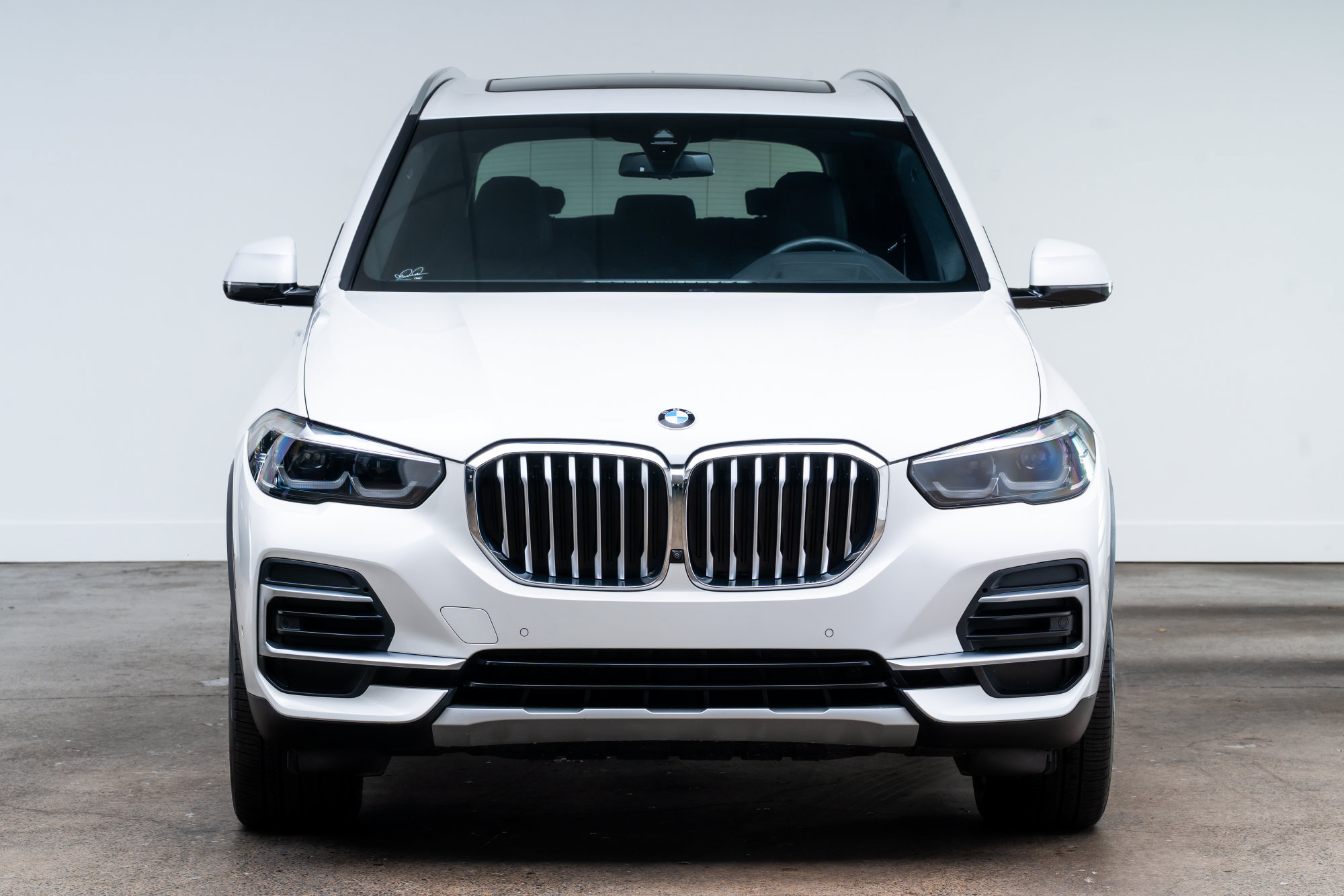 Used 2023 BMW X5 xDrive40i w/ Premium Package AWD/4WD image 2
