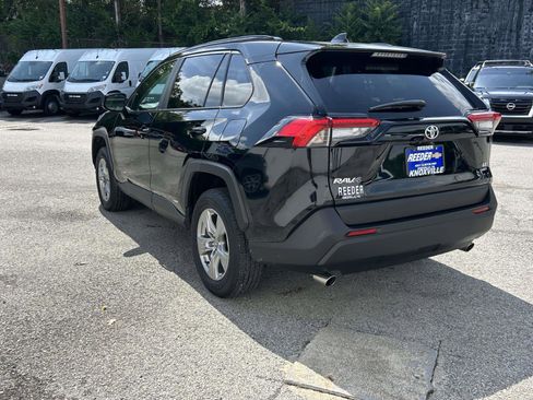 Used 2025 Toyota RAV4 LE AWD/4WD image 5