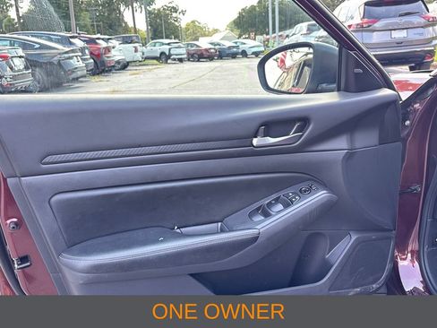 Used 2025 Nissan Altima 2.5 SV FWD image 3