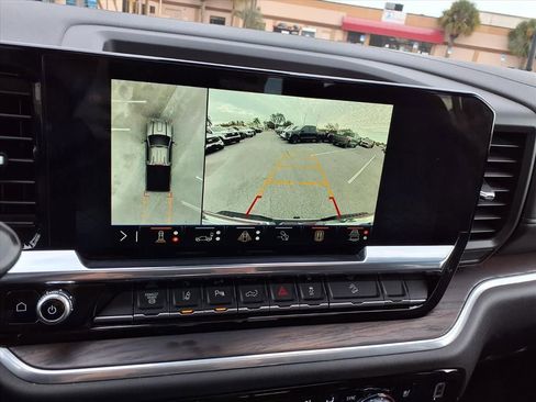 Used 2025 GMC Sierra 2500 SLT w/ SLT Convenience Package image 32