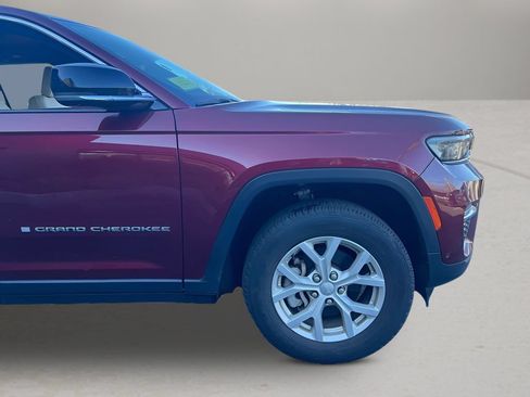 Used 2023 Jeep Grand Cherokee Limited w/ Luxury Tech Group II RWD image 18