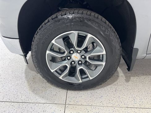 Used 2025 Chevrolet Silverado 1500 LT image 29