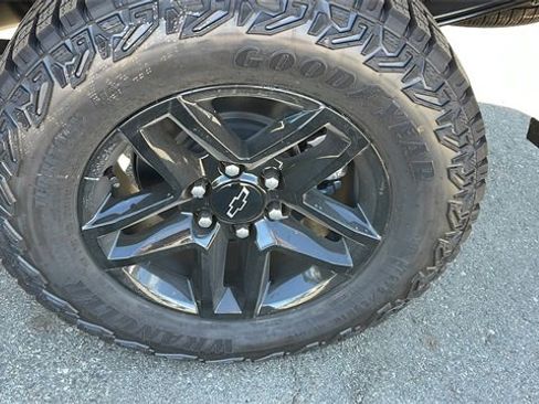 New 2026 Chevrolet Silverado 1500 Custom Trail Boss w/ LPO, Dark Essentials Package image 30