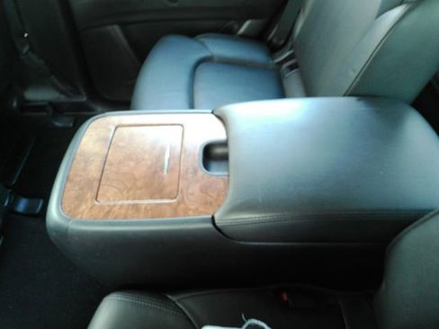 Used 2023 Nissan Armada SL w/ Captain's Chairs Package image 34