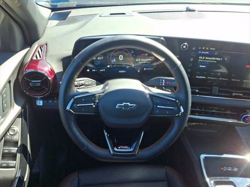 Used 2025 Chevrolet Equinox RS AWD/4WD image 14