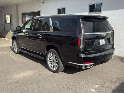Used 2023 Cadillac Escalade ESV Luxury image 5