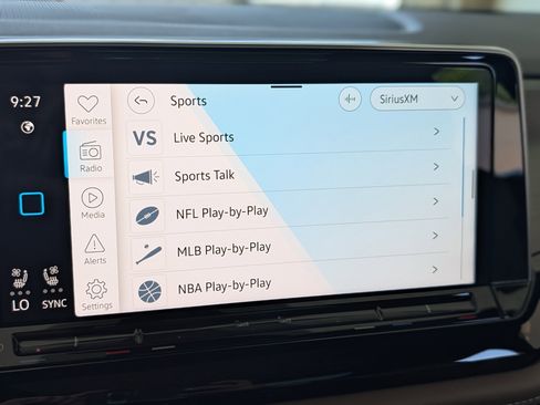 Used 2024 Volkswagen Atlas Cross Sport SE w/ Panoramic Sunroof Package image 27