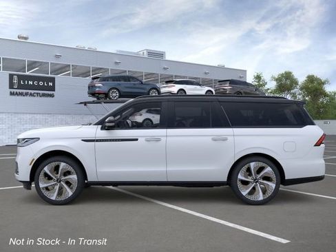 New 2026 Lincoln Navigator L Black Label AWD/4WD image 3