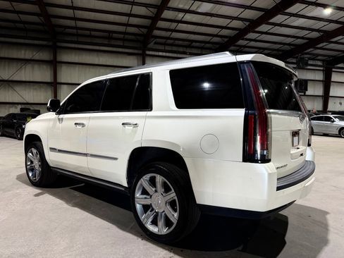 Used 2015 Cadillac Escalade Premium RWD image 7
