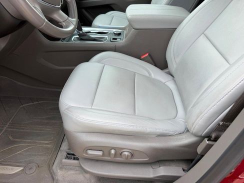 Used 2019 Chevrolet Traverse LT w/ LT Premium Package FWD image 22