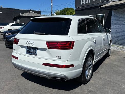 Used 2018 Audi Q7 3.0T Prestige w/ Prestige Package AWD/4WD image 29