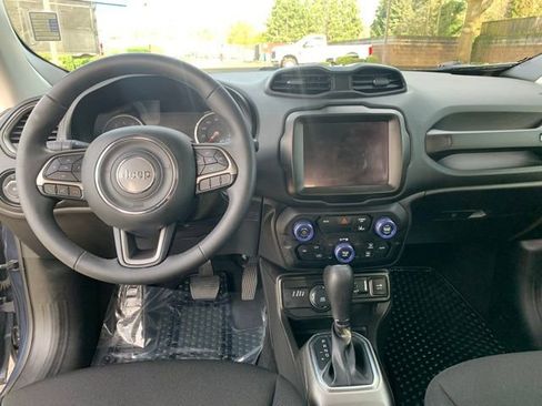 Used 2022 Jeep Renegade Latitude image 13