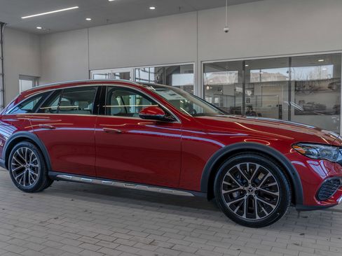 New 2026 Mercedes-Benz E 450 4MATIC All-Terrain Wagon image 12