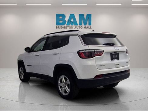 Used 2024 Jeep Compass Latitude image 5