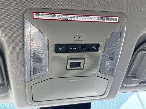 Used 2021 Toyota RAV4 XLE AWD/4WD image 26