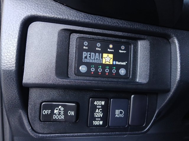 Used 2019 Toyota Tacoma TRD Off-Road w/ Technology Package AWD/4WD image 18
