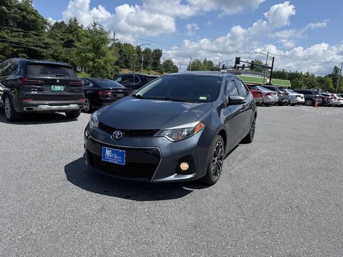 Used 2015 Toyota Corolla S FWD image 2