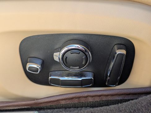 Used 2017 Jaguar XJ L Portfolio RWD image 21