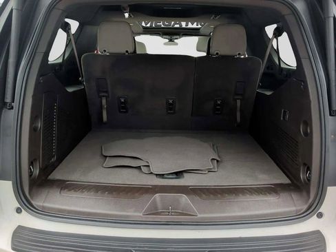 Used 2021 Chevrolet Suburban LT RWD image 33