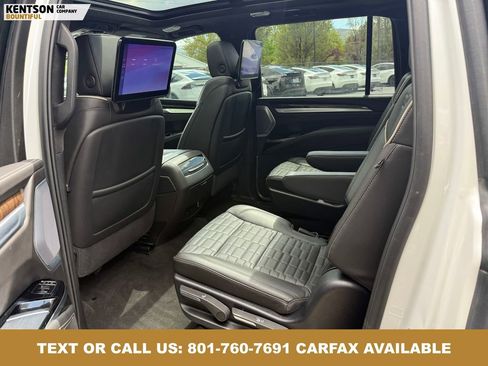 Used 2025 Cadillac Escalade ESV Sport Platinum AWD/4WD image 34