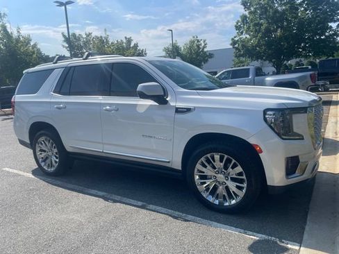 Used 2022 GMC Yukon Denali AWD/4WD image 5
