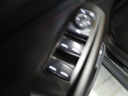 Used 2023 Chevrolet TrailBlazer RS w/ Sun and Liftgate Package AWD/4WD image 10