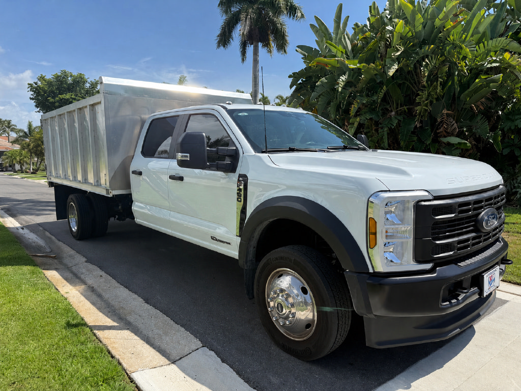 Used 2024 Ford F550 4x4 Crew Cab Super Duty image 1