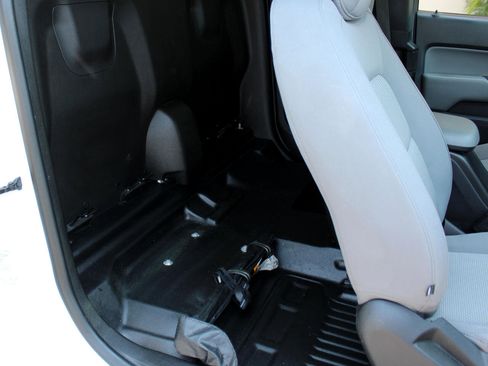 Used 2020 Chevrolet Colorado W/T w/ WT Convenience Package image 31
