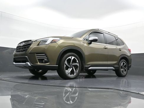 Used 2022 Subaru Forester Touring image 23