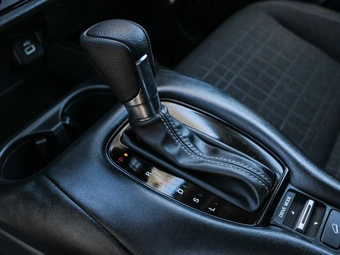 Certified 2025 Honda HR-V LX image 19