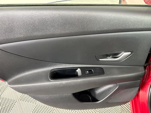 Used 2021 Hyundai Elantra SEL FWD image 25