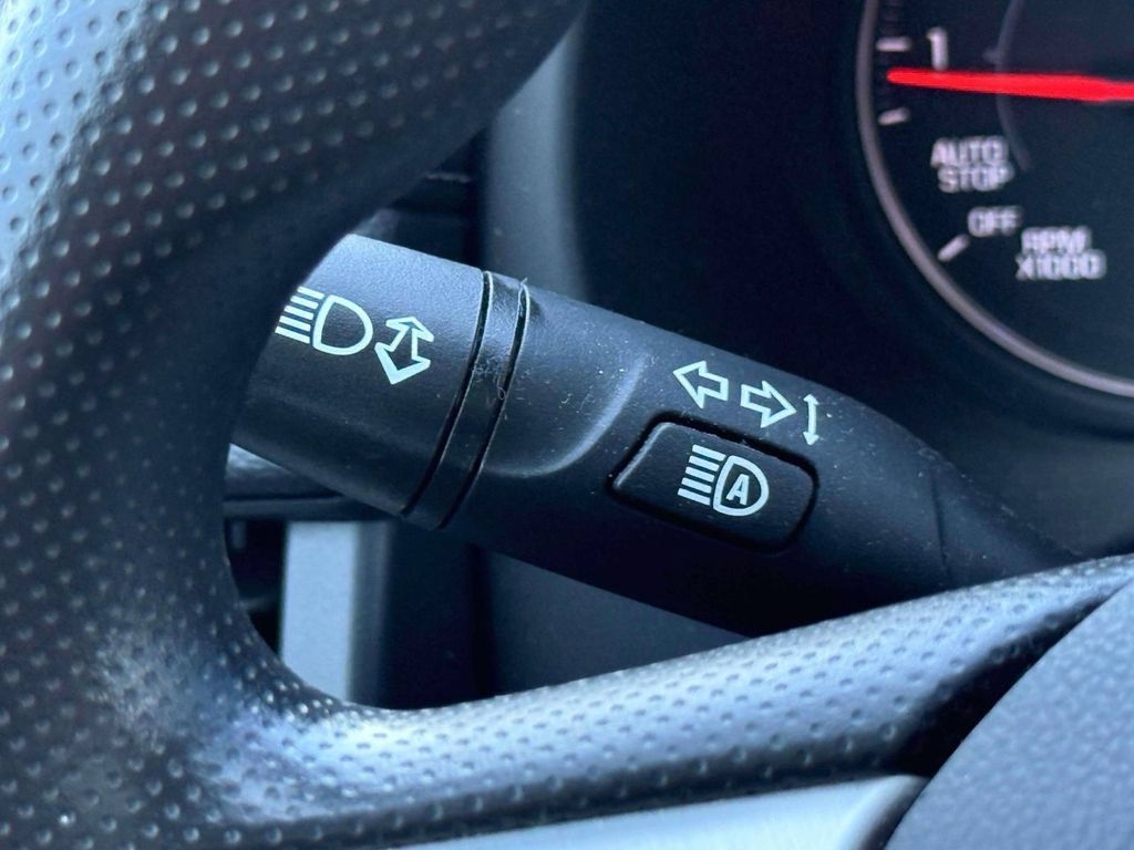 Used 2022 GMC Terrain SLE w/ Driver Convenience Package AWD/4WD image 29