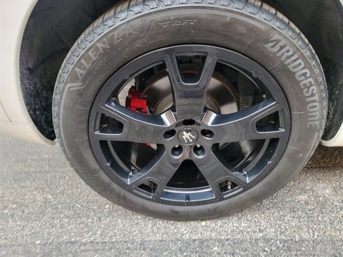 Used 2017 Maserati Levante AWD/4WD image 32