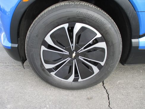 Used 2024 Chevrolet Blazer EV LT image 9