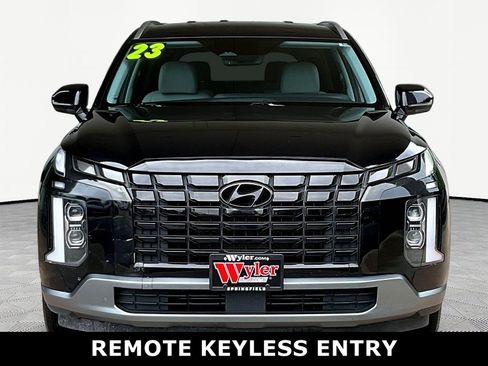 Used 2023 Hyundai Palisade SEL FWD image 2
