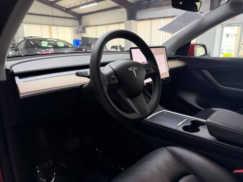 Used 2021 Tesla Model Y Long Range AWD/4WD image 19