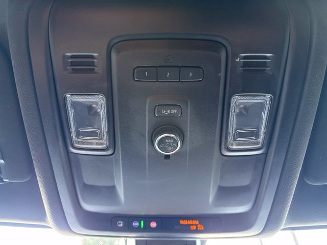 Used 2022 GMC Yukon XL SLT AWD/4WD image 33