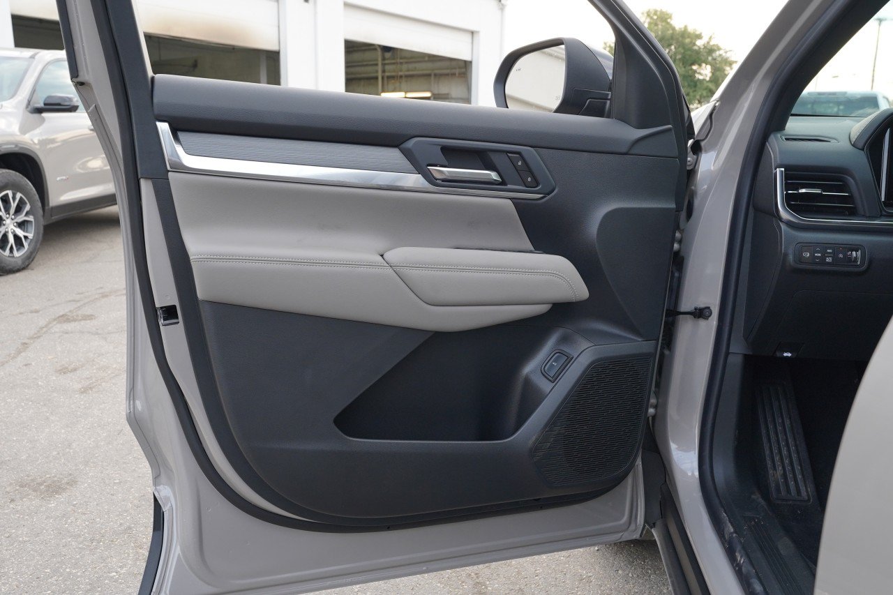 New 2027 GMC Terrain Elevation w/ Elevation Premium Package AWD/4WD image 19