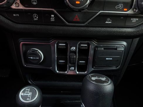 Used 2025 Jeep Wrangler Unlimited Sport AWD/4WD image 22