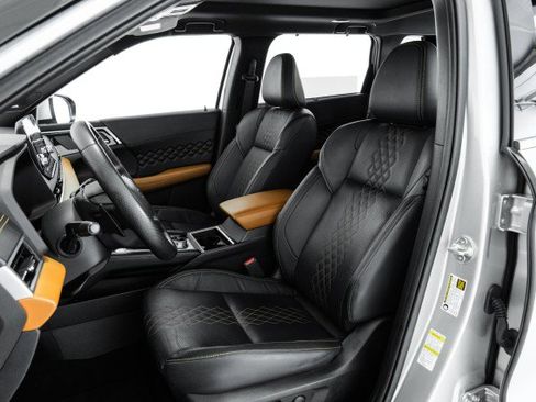 Used 2022 Mitsubishi Outlander SEL image 35