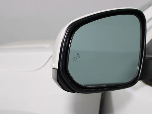 Used 2024 Toyota Tacoma TRD Off-Road image 43