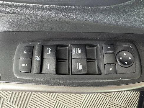 Used 2020 Jeep Cherokee Latitude FWD image 13