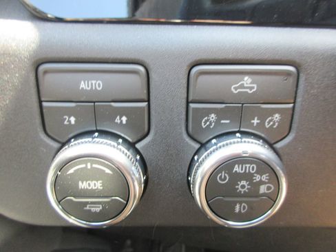 New 2026 GMC Sierra 1500 Elevation w/ Elevation Select Package AWD/4WD image 19