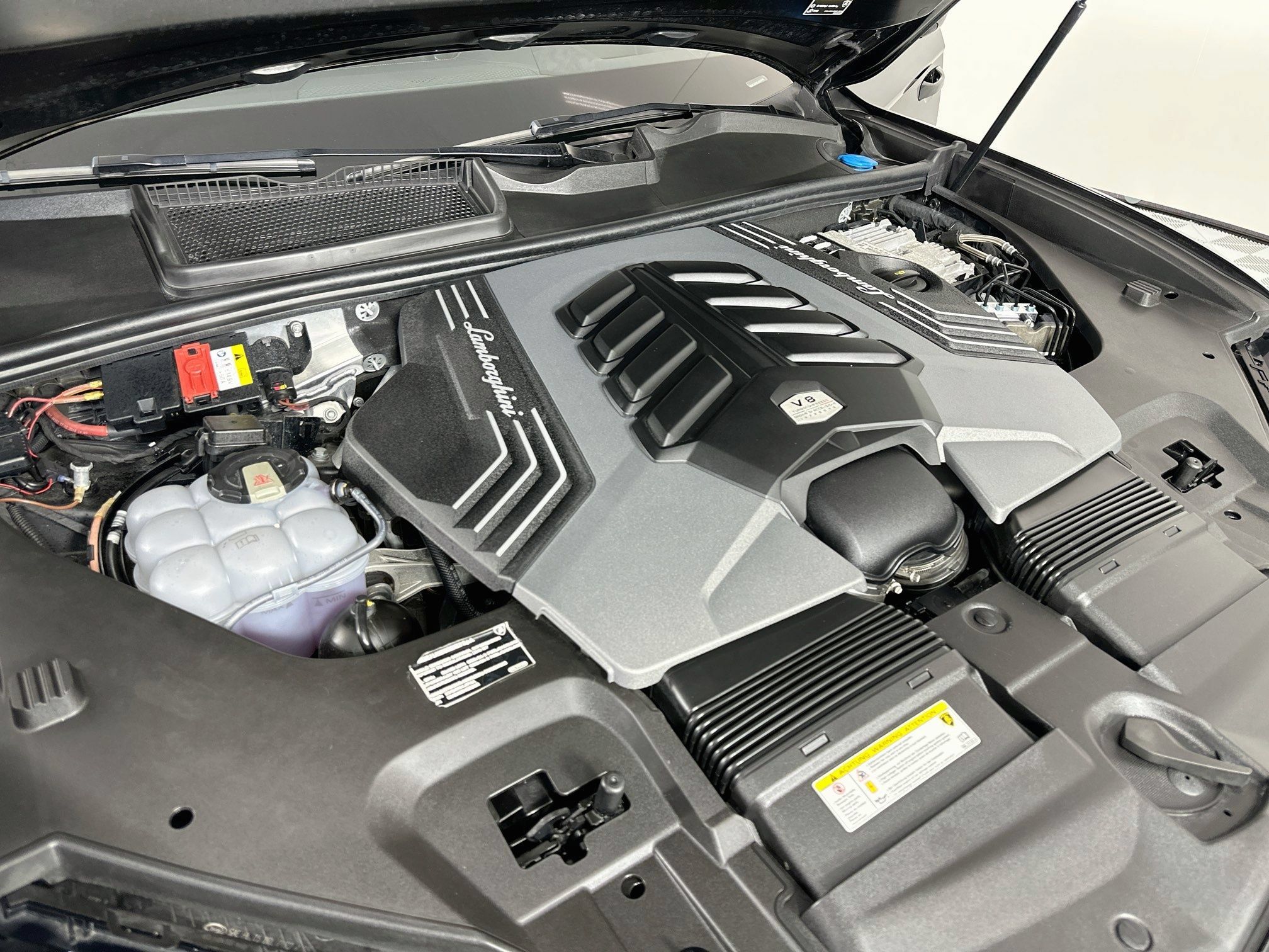 Used 2019 Lamborghini Urus AWD/4WD image 30