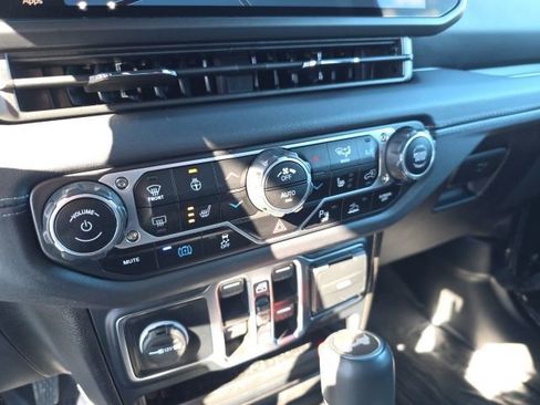 Used 2025 Jeep Wrangler Unlimited Sahara w/ Safety Group image 27