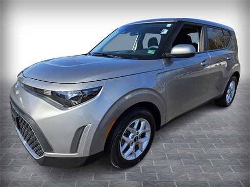 Used 2024 Kia Soul LX w/ Option Group 015 image 3