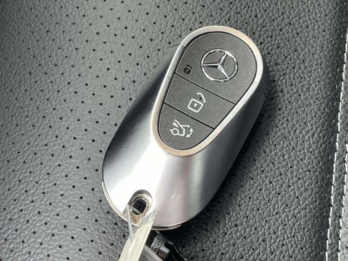 New 2026 Mercedes-Benz GLC 300 4MATIC image 4