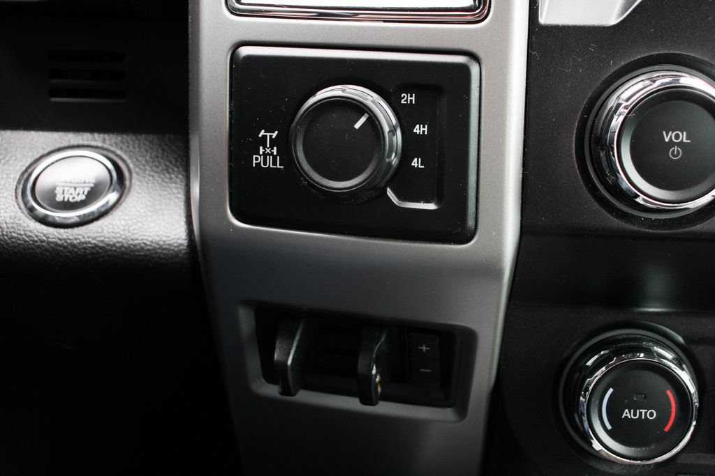 Used 2019 Ford F250 Lariat w/ Lariat Ultimate Package AWD/4WD image 32