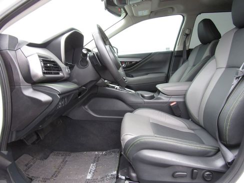 Used 2025 Subaru Outback Onyx Edition image 9