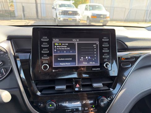 Used 2024 Toyota Camry SE image 27